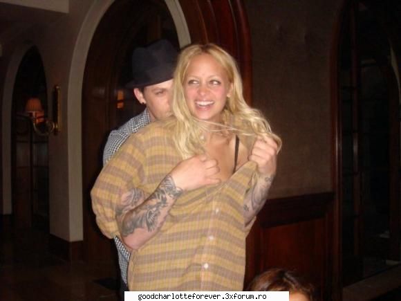 joel nebunule :rotfl:  :rotfl: joel madden and nicole richie