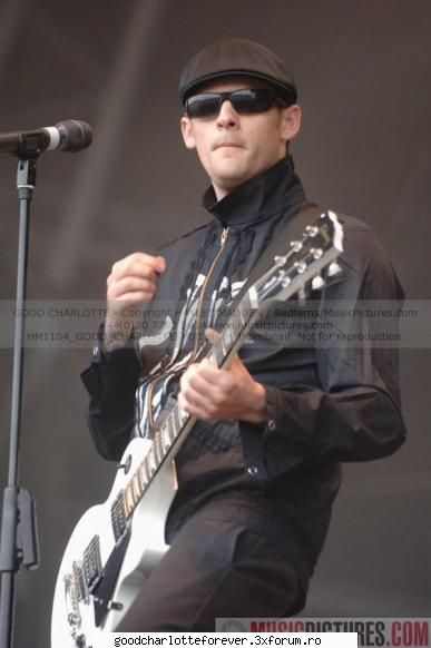 joel madden canta chitara:x joel cantand chitara ^Admin^