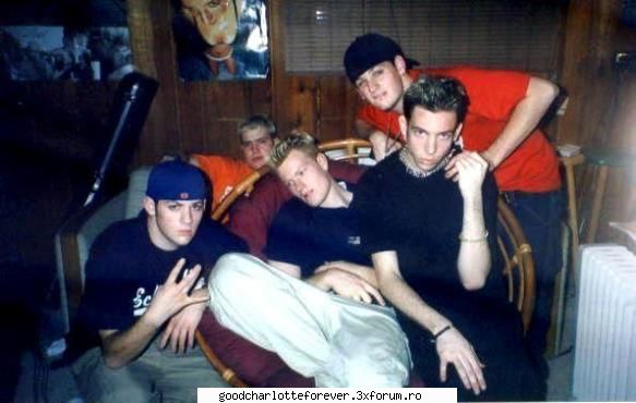 trupa de pe coasta de est � good charlotte nu s-a deosebit foarte mult de trupe similare precum de