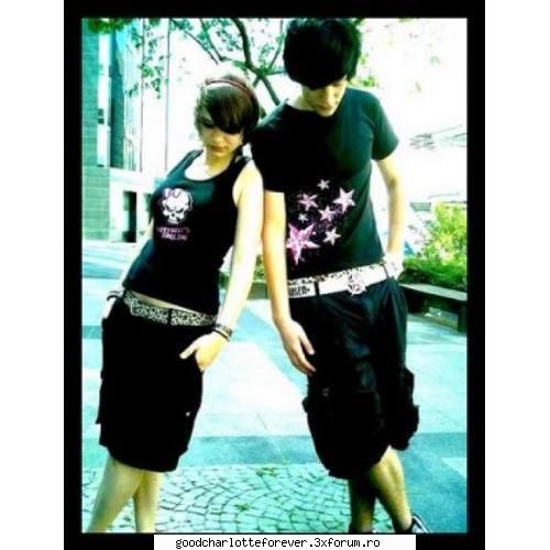 emo...wow e prea tare:x

da ce nu-i suport pe astia care spun k se omoara etc :-l

ex: colegii