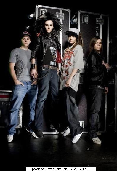 .:: tokio hotel - 1000 meere ::.

die stra�en leer 
ich dreh mich um 
die nacht hat mich verloren
